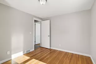 118 Pilgrim Rd, Springfield, MA 01118 - Photo 16