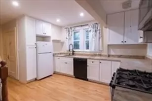 29 Oval Rd, Quincy, MA 02170 - Photo 6