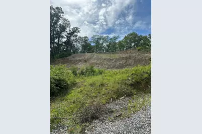 33 Walsh Ave, Auburn, MA 01501 - Photo 1