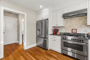 40 Knowles Rd, Watertown, MA 02472 - Photo 10