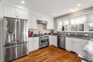 40 Knowles Rd, Watertown, MA 02472 - Photo 8