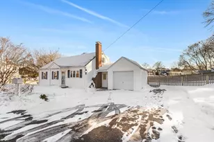 18 Conant St, Beverly, MA 01915 - Photo 4