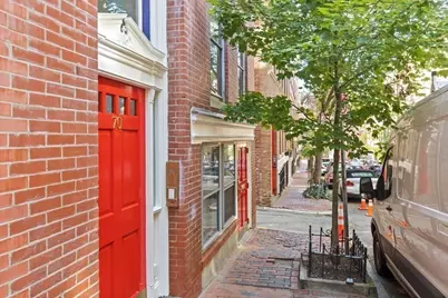 70 Phillips St #8, Boston, MA 02114 - Photo 10