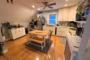 22 Linden, Melrose, MA 02176 - Photo 2