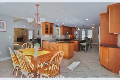 17 Fairway Ln, Medway, MA 02053 - Photo 8