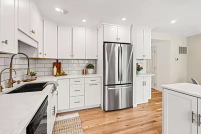 103 Foxwood Circle #103, Peabody, MA 01960 - Photo 6