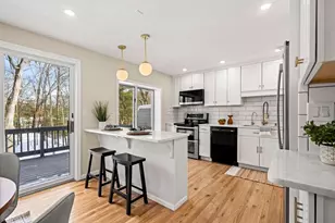 103 Foxwood Cir, Peabody, MA 01960 - Photo 2