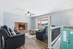 32 Homestead Ave, Greenfield, MA 01301 - Photo 4