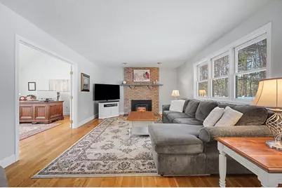79 Country Club Dr, Northbridge, MA 01588 - Photo 8
