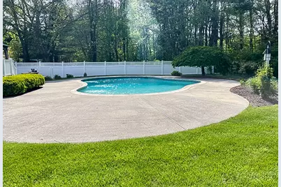 79 Country Club Dr, Northbridge, MA 01588 - Photo 36