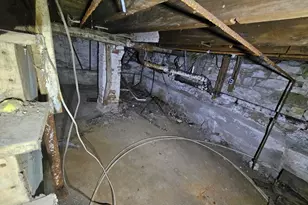 27 Hall St, North Adams, MA 01247 - Photo 26