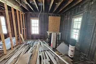 27 Hall St, North Adams, MA 01247 - Photo 18