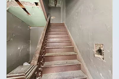 27 Hall St, North Adams, MA 01247 - Photo 22