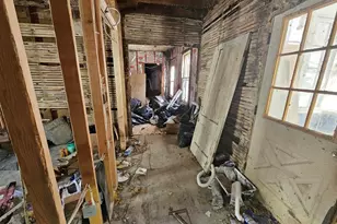 27 Hall St, North Adams, MA 01247 - Photo 16