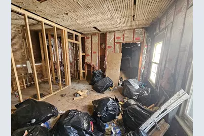 27 Hall St, North Adams, MA 01247 - Photo 14