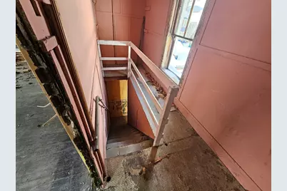 27 Hall St, North Adams, MA 01247 - Photo 4