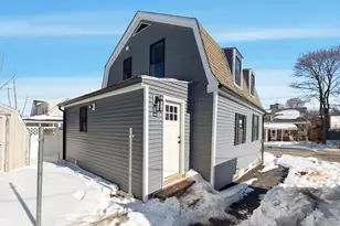 11 Boylston St, Acushnet, MA 02743 - Photo 4