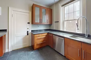 79 Thatcher St, Brookline, MA 02446 - Photo 2