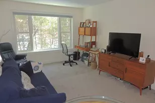 26 Greenleaves Dr, Amherst, MA 01002 - Photo 2