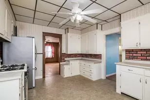 31 Greenwich St, Ludlow, MA 01056 - Photo 8