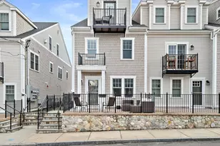 25 Howland St, Plymouth, MA 02360 - Photo 2