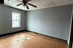 10 Glover Ct, Boston, MA 02127 - Photo 4