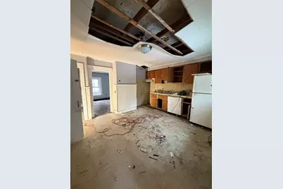 4-10 Glover Ct, Boston, MA 02127 - Photo 8