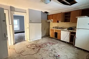 4-10 Glover Ct, Boston, MA 02127 - Photo 8