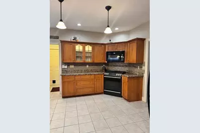 10 Essex St, Douglas, MA 01516 - Photo 14