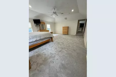 10 Essex St, Douglas, MA 01516 - Photo 24