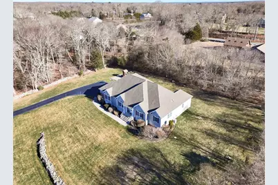 40 Sycamore Ln, Westport, MA 02790 - Photo 2