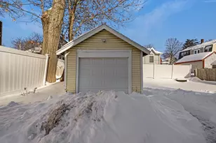 52 Taunton Ave, Boston, MA 02136 - Photo 4