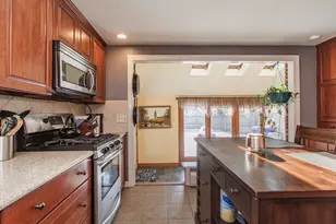 28 Linden St, Taunton, MA 02780 - Photo 12