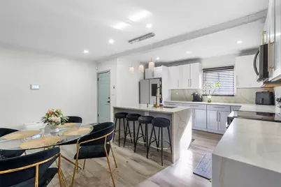 159-161 Howe St, Methuen, MA 01844 - Photo 4