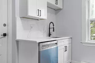 39 Hancock St, Somerville, MA 02144 - Photo 4