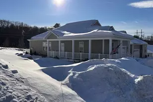 61 Spg Hl Dr, Uxbridge, MA 01569 - Photo 2