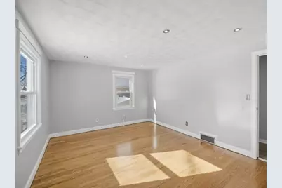 294 Tremont St, Springfield, MA 01104 - Photo 22