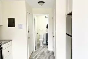 1027 Commonwealth Ave, Boston, MA 02215 - Photo 2