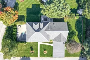 37 Mayflower Rd, Winchester, MA 01890 - Photo 4