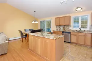 16 Sherwood Rd, Worcester, MA 01602 - Photo 8