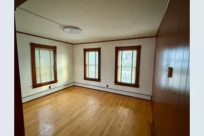 38 Mount Pleasant St #1, North Brookfield, MA 01535 - Photo 1