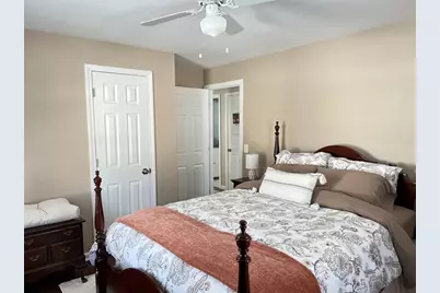 112 W Canton Cir, Springfield, MA 01104 - Photo 14