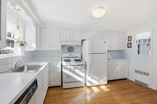 2 Canterbury Rd, Winchester, MA 01890 - Photo 12