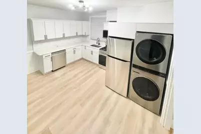 33 Oak St, Boston, MA 02136 - Photo 16