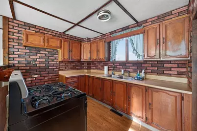 28 Cottage St, Taunton, MA 02780 - Photo 8