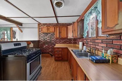 28 Cottage St, Taunton, MA 02780 - Photo 6