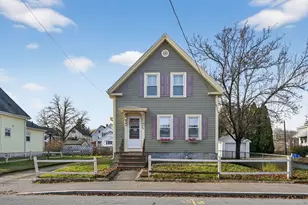 28 Cottage St, Taunton, MA 02780 - Photo 2