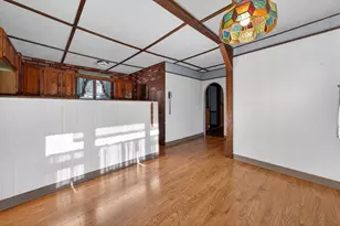 28 Cottage St, Taunton, MA 02780 - Photo 12