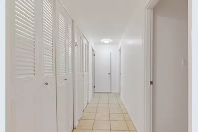 101 Edgelawn Ave #11, North Andover, MA 01845 - Photo 10