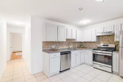 101 Edgelawn Ave #11, North Andover, MA 01845 - Photo 8